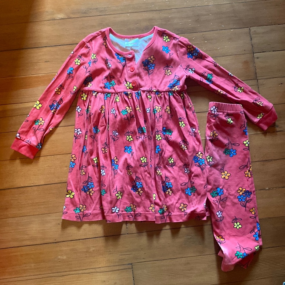 Hanna Anderson dress is 5 - Comes with matching pants- 2 pairs!